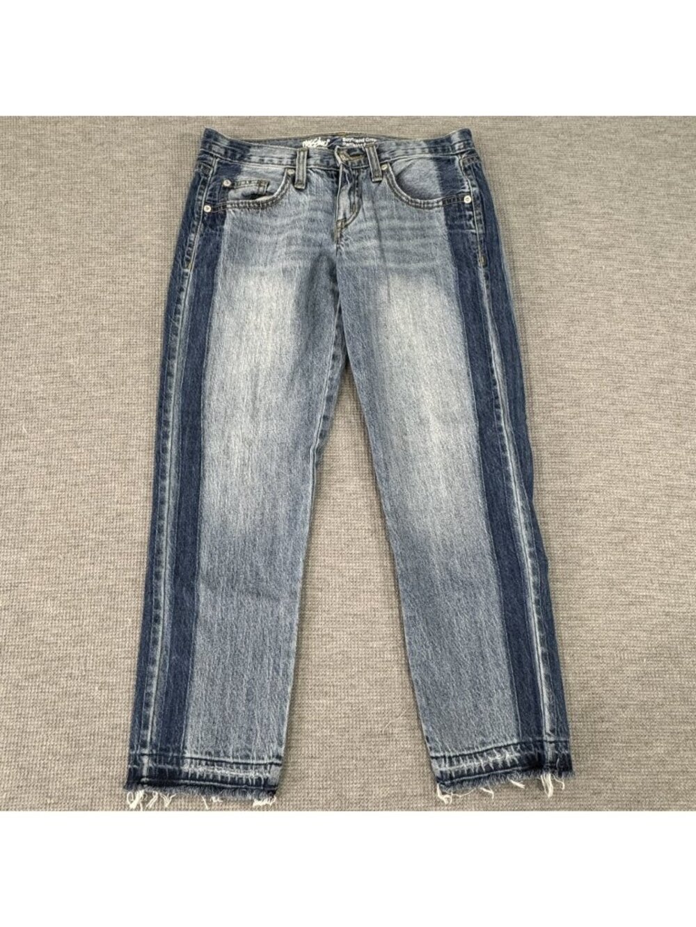 Mossimo Boyfriend Crop Jeans Women 00 / 24R Contrast Denim Blue Frayed Low Rise